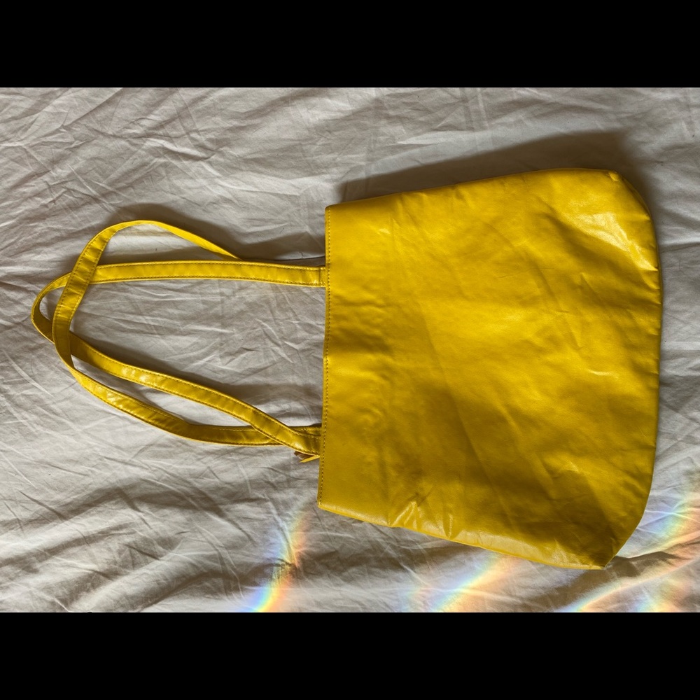 Vintage yellow faux leather shoulder handbag - Picture 2 of 3